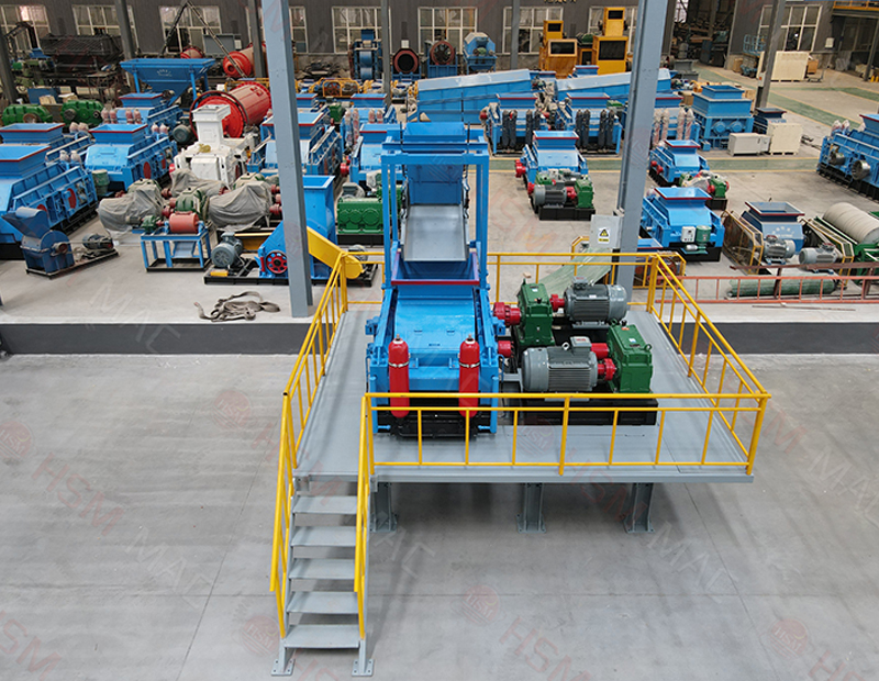 選擇河南鄭州華盛銘對(duì)輥制砂機(jī)，確保制砂生產(chǎn)效率與品質(zhì)